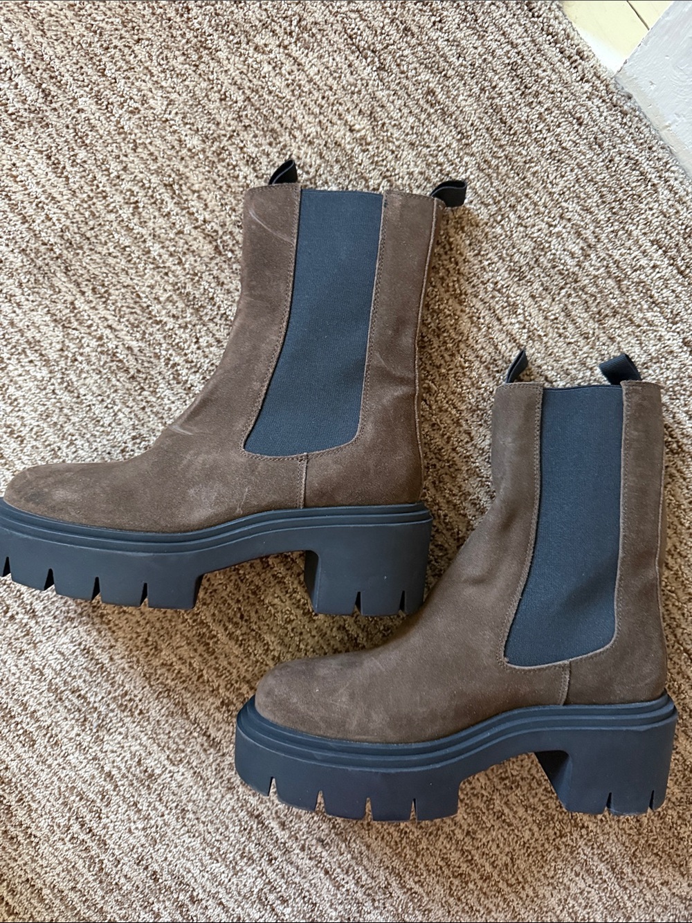 Steve Madden Brown Suede Lace-Up Chunky Chelsea Boots never worn